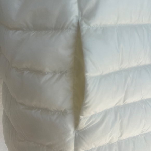 Uniqlo White Ultra Light Down Vest sz XL - Picture 3 of 6